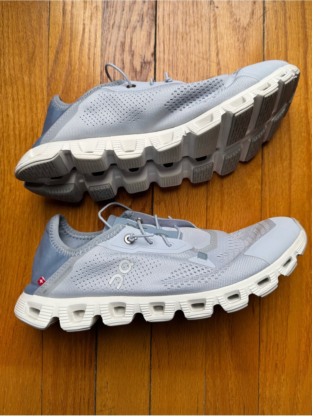 On Running Cloud 5 Coast Women’s Shoes — Light Blue Size 9.5